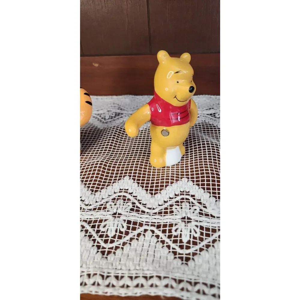 Westland Giftware Collectible Tigger And Pooh Salt And Pepper Shakers